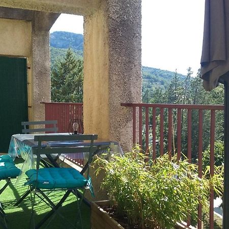 appartement climatisé avec terrasse au coeur de Nyons Exterior foto